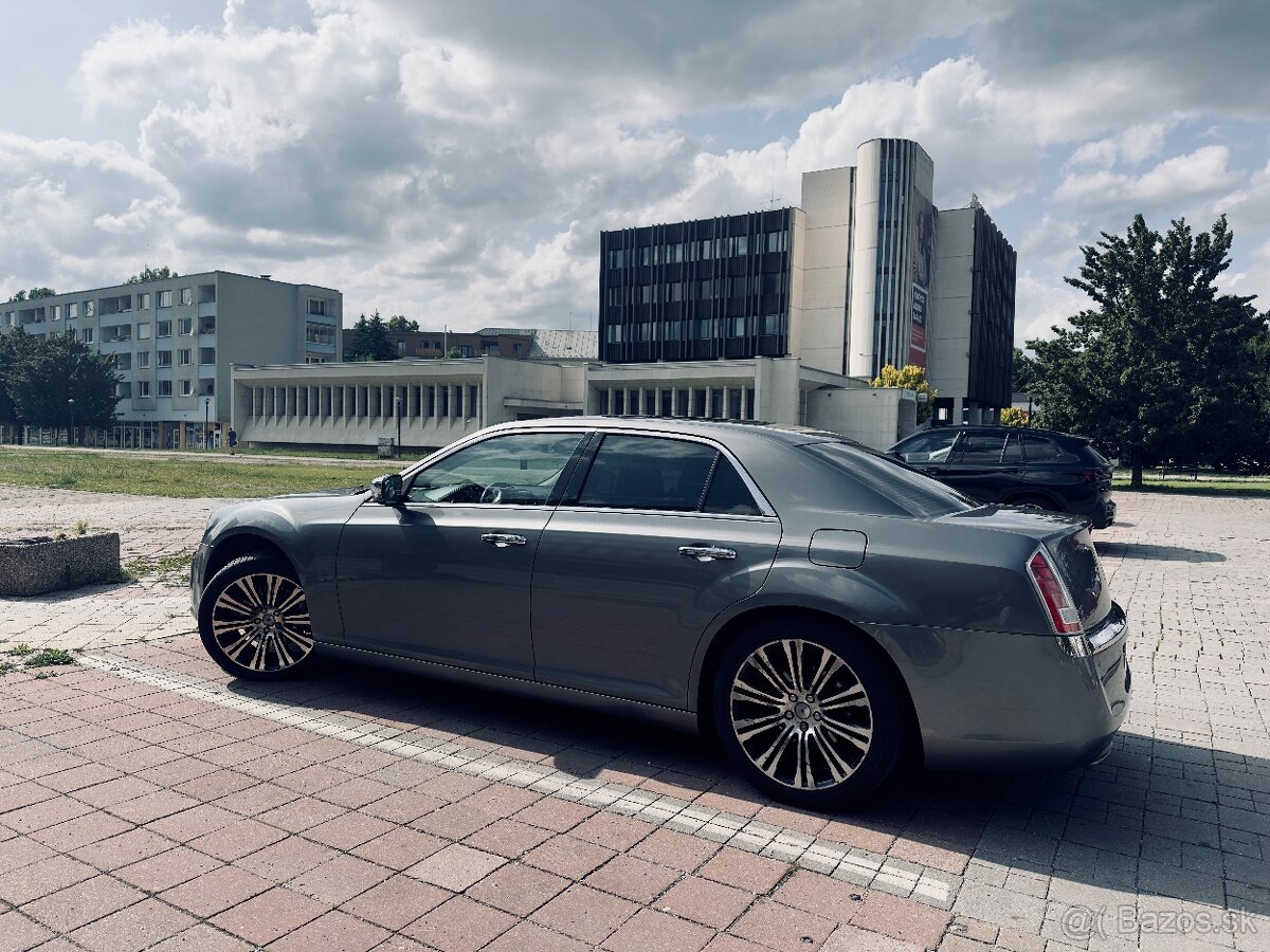 Lancia thema / chrysler 300