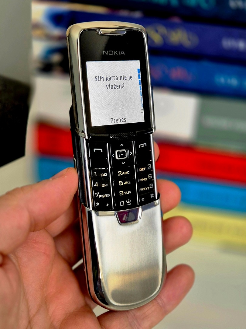 NOKIA 8800 SILVER TOP STAV AKO NOVÝ- BEZ ŠKRABANCA - RARITA - 2