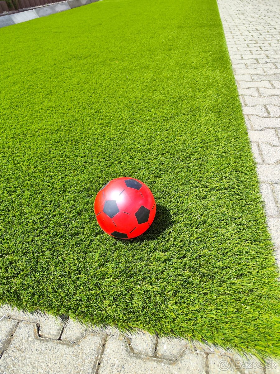 Umělý trávník výška 35 mm, velmi jemný na dotek. - 2