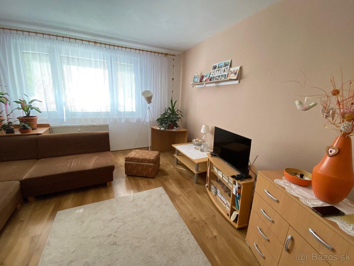 RK EXPRES- na predaj 4 izbový byt v Handlovej. - 2