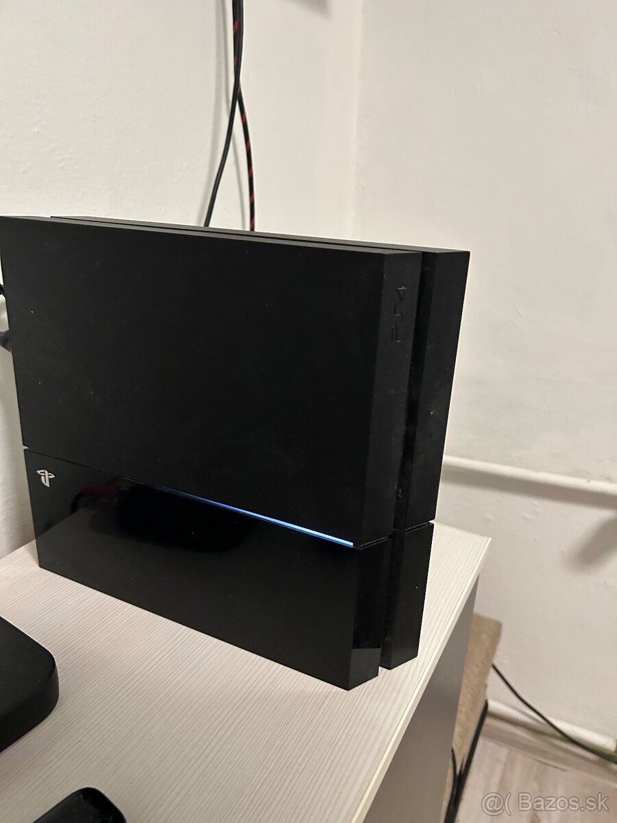 Ps4 slim(500 GB) - 2