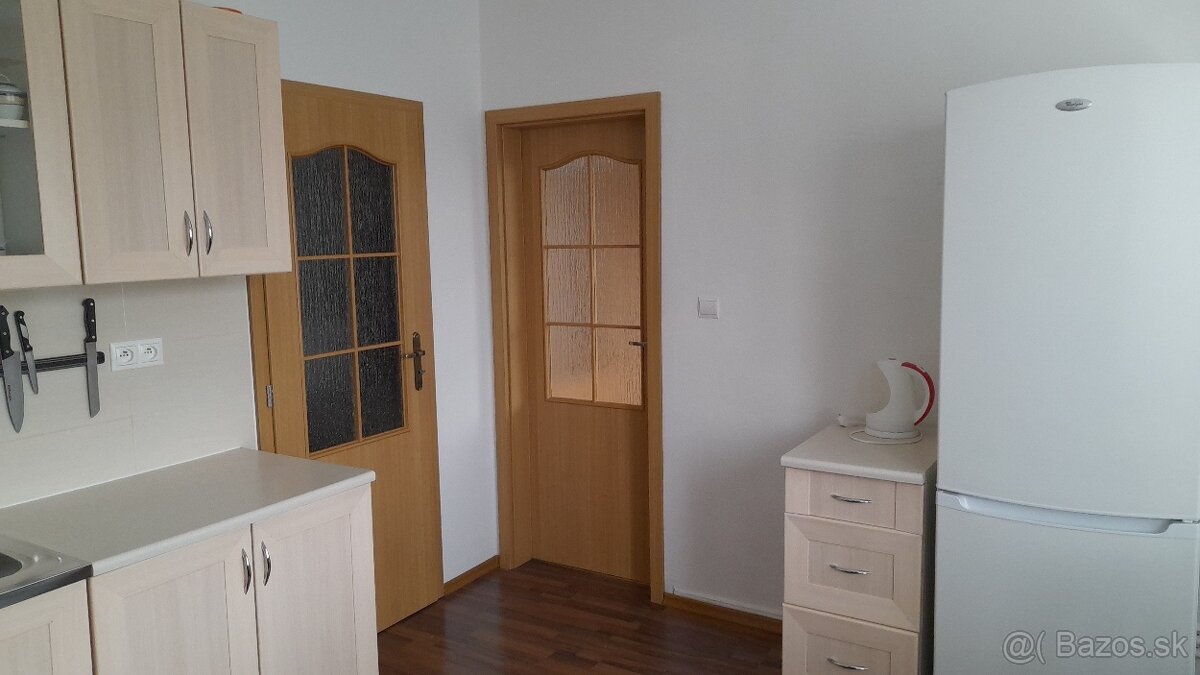 Prenájom 1-izbový byt, Vlčince - 2