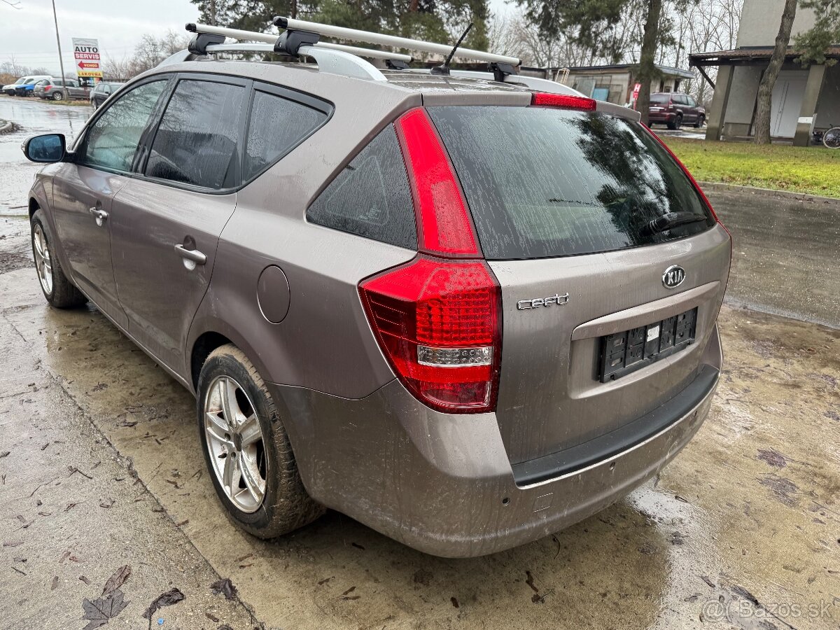 Rozpredam Kia Ceed Combi 1.4 G4FA facelift - 2