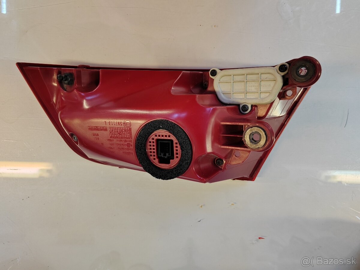 zadne lave svetlo Audi A7 - 2