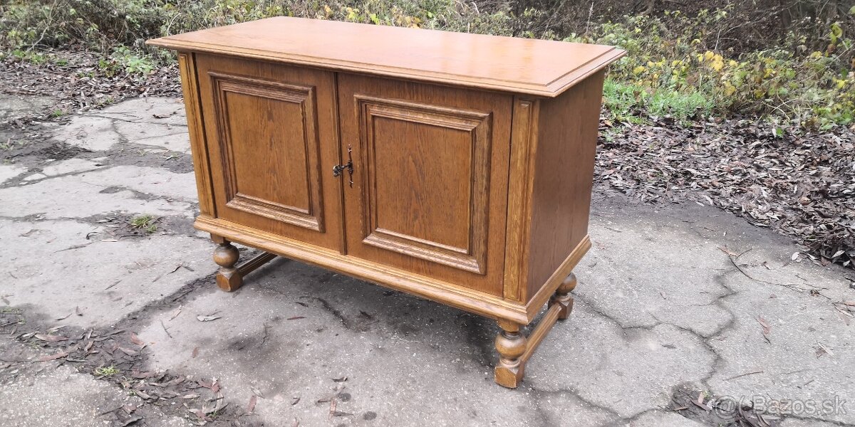 Rustikální komoda na nožkách - 2