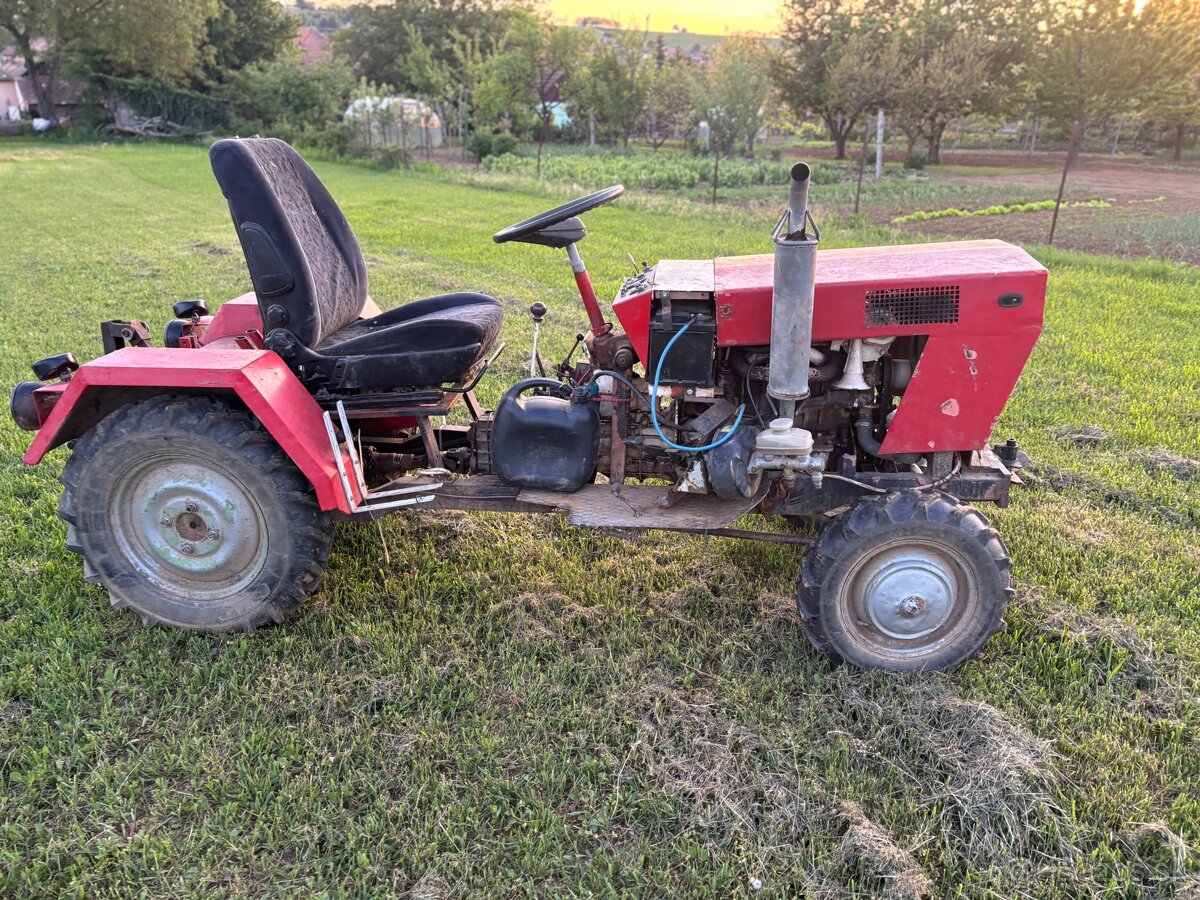 Traktor 1203 - 2