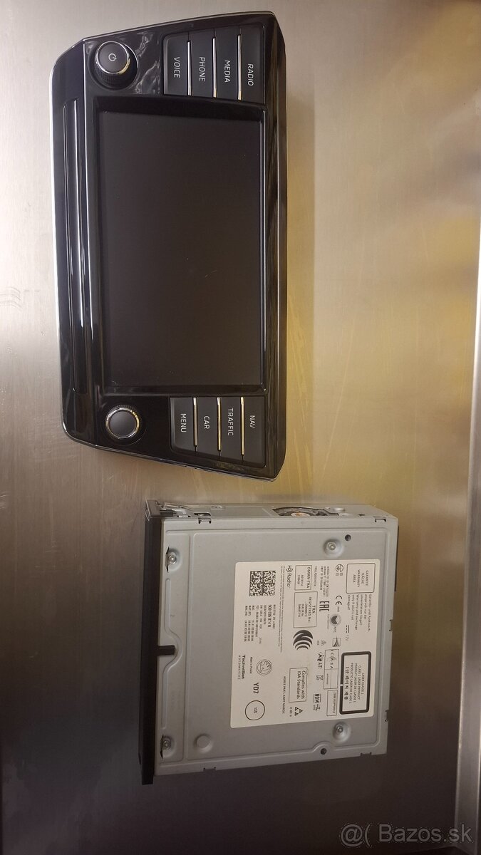 Predám originál rádio Škoda Columbus (Superb 3, 2016) - 2