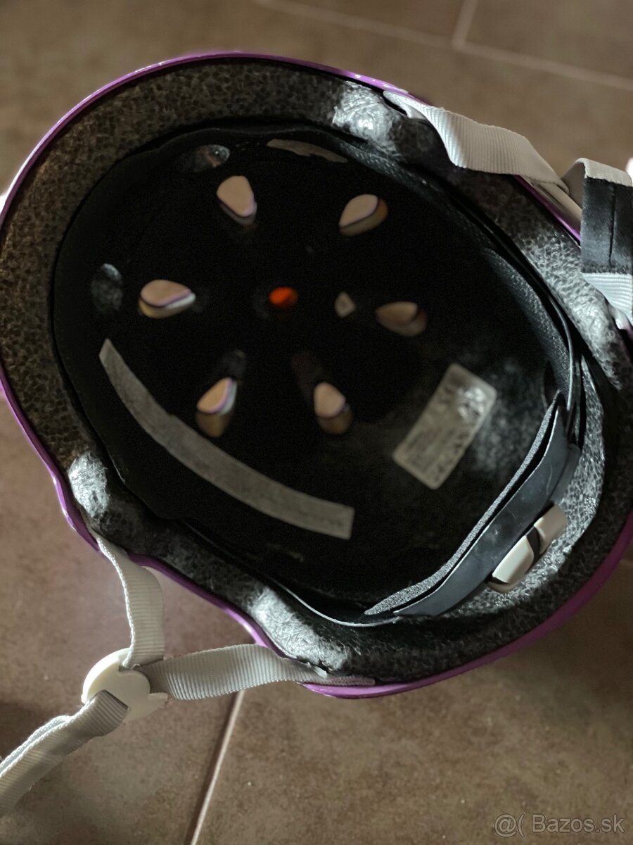 Detska prilba s gumovou korunkou 50-54 - 2