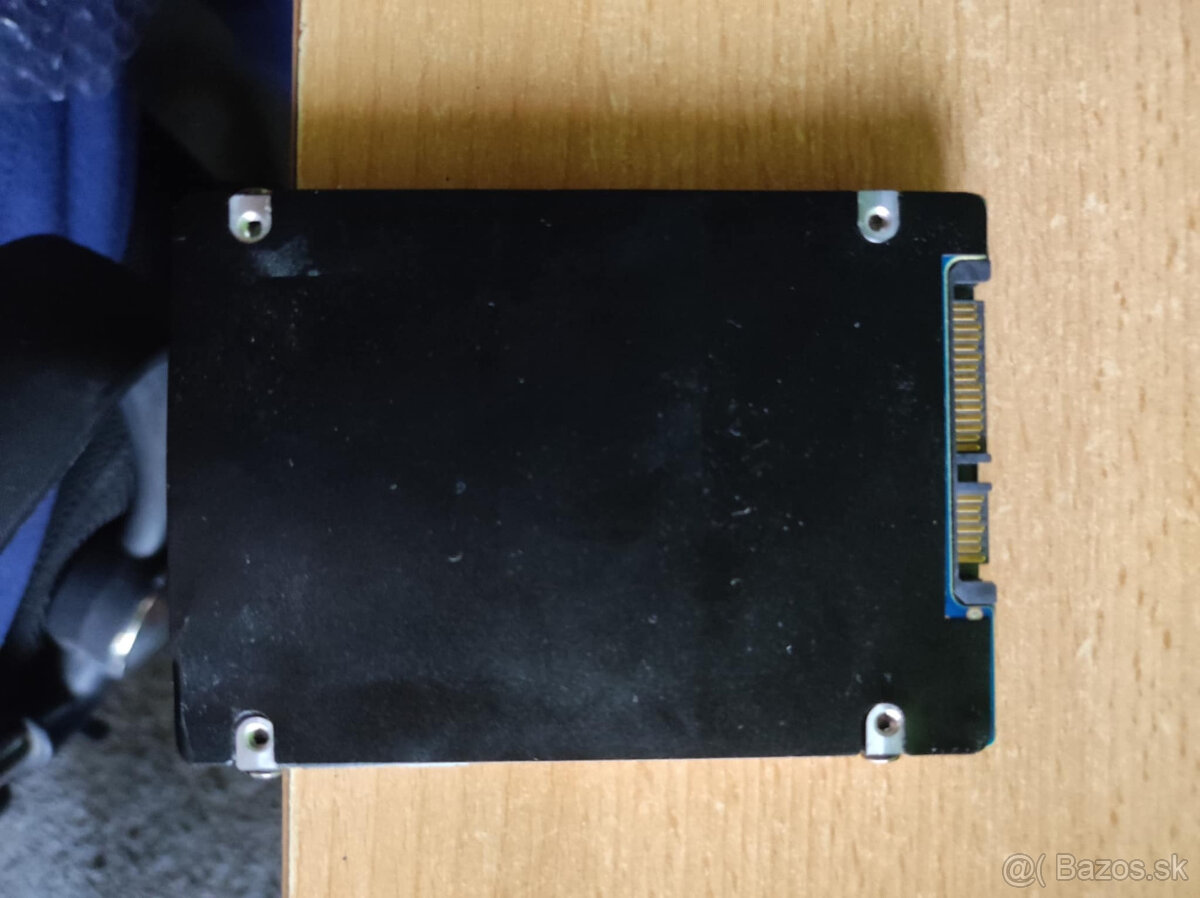 HGST 1TB HDD 2.5" - 2