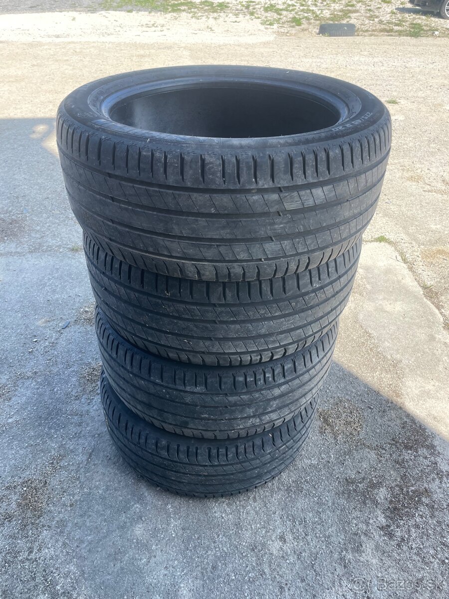 275/45 R20 - 2