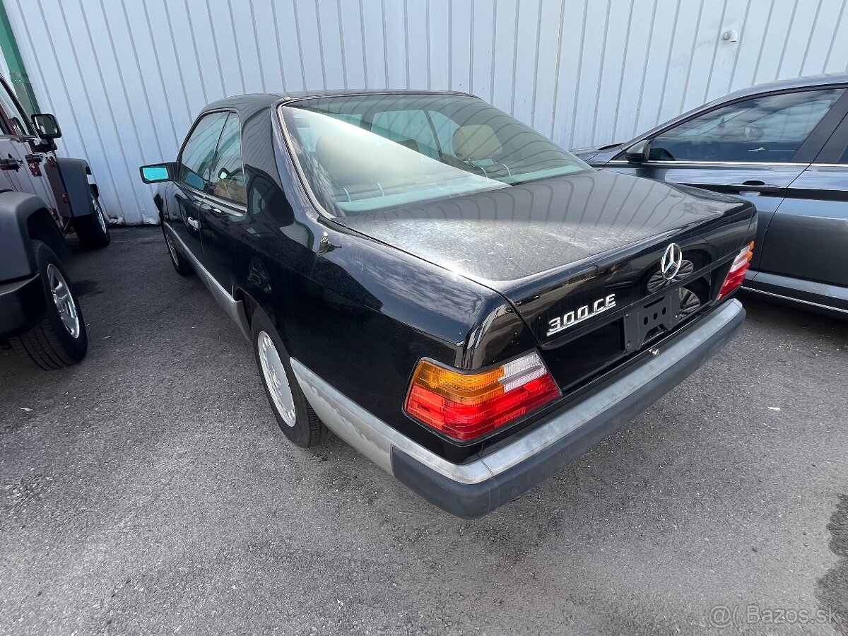 MECEDES BENZ 300CE - 2
