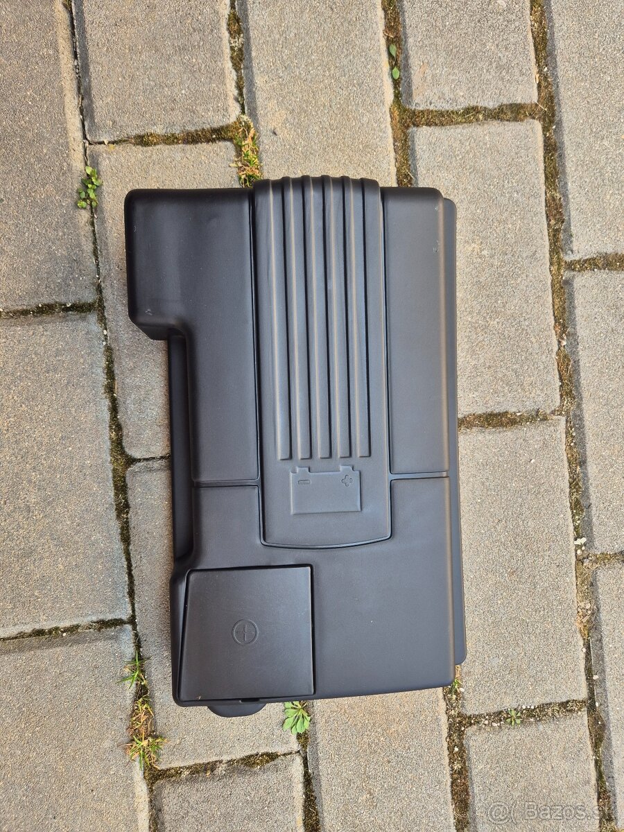 Kryt autobaterie - 2