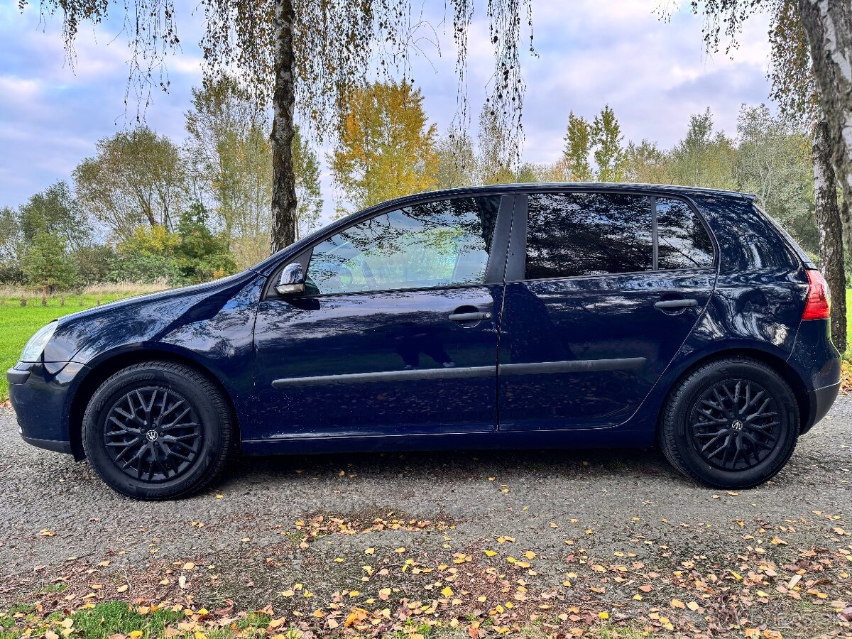 Volkswagen Golf 5 1.4 benzín - 2