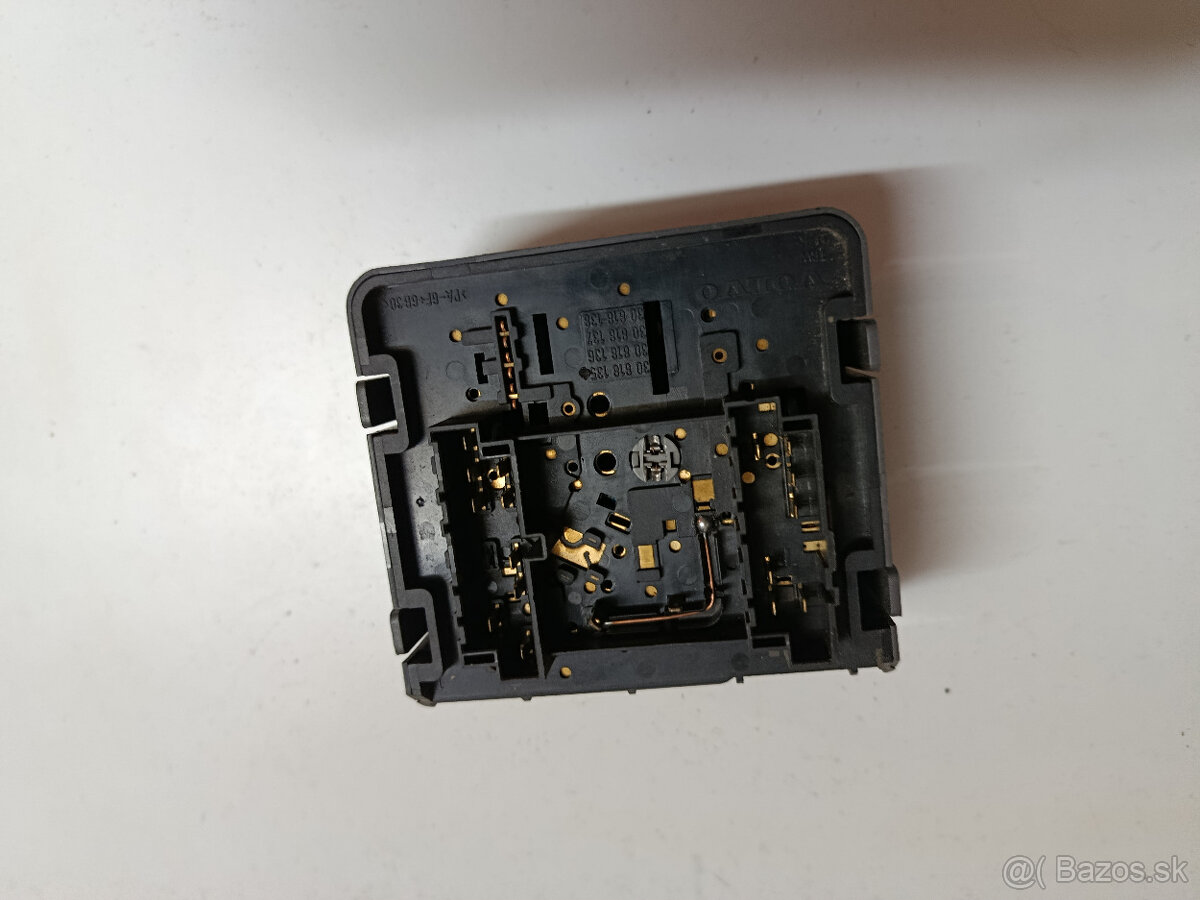 vypinac svetiel VOLVO V40 S40 30818135 30€ - 2