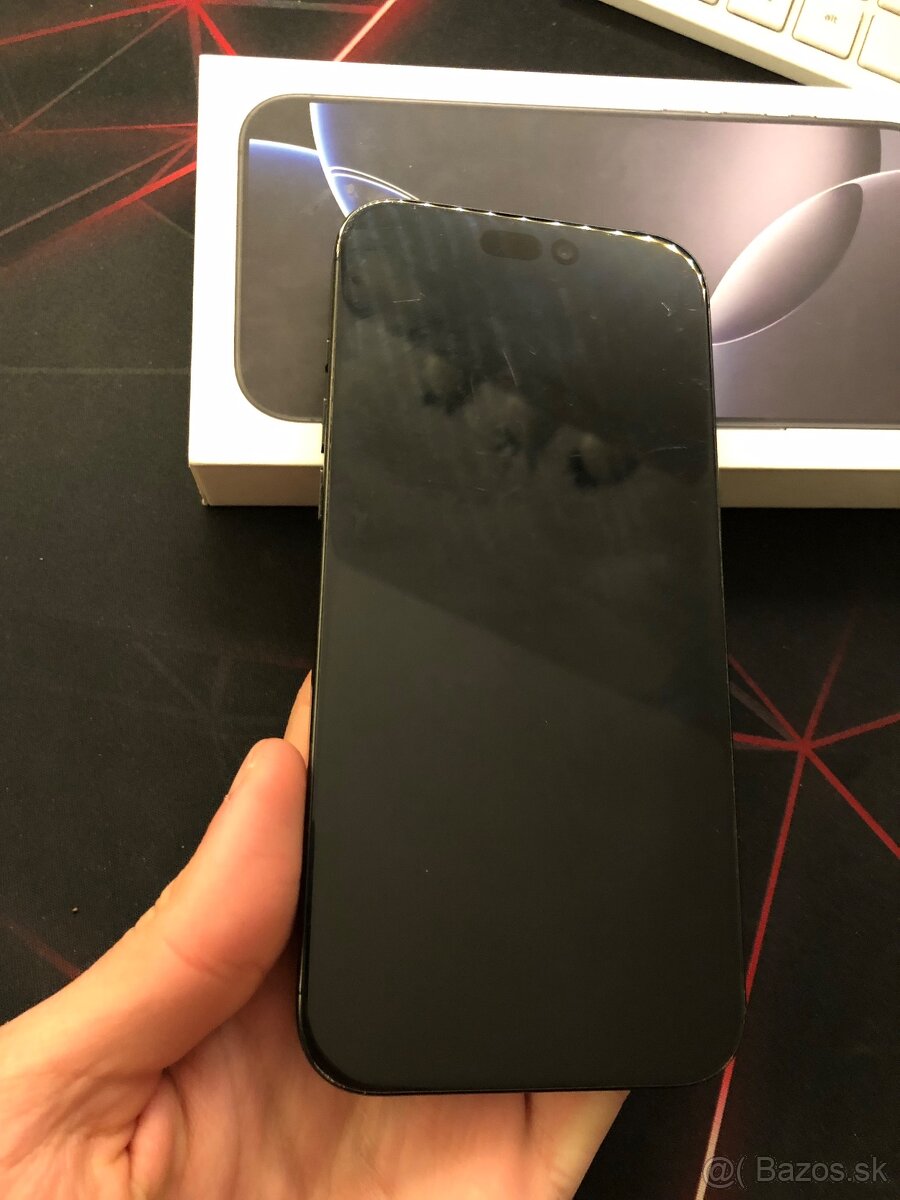 Predám iPhone 16 Pro Max 256GB stále v záruke do 2027 - 2
