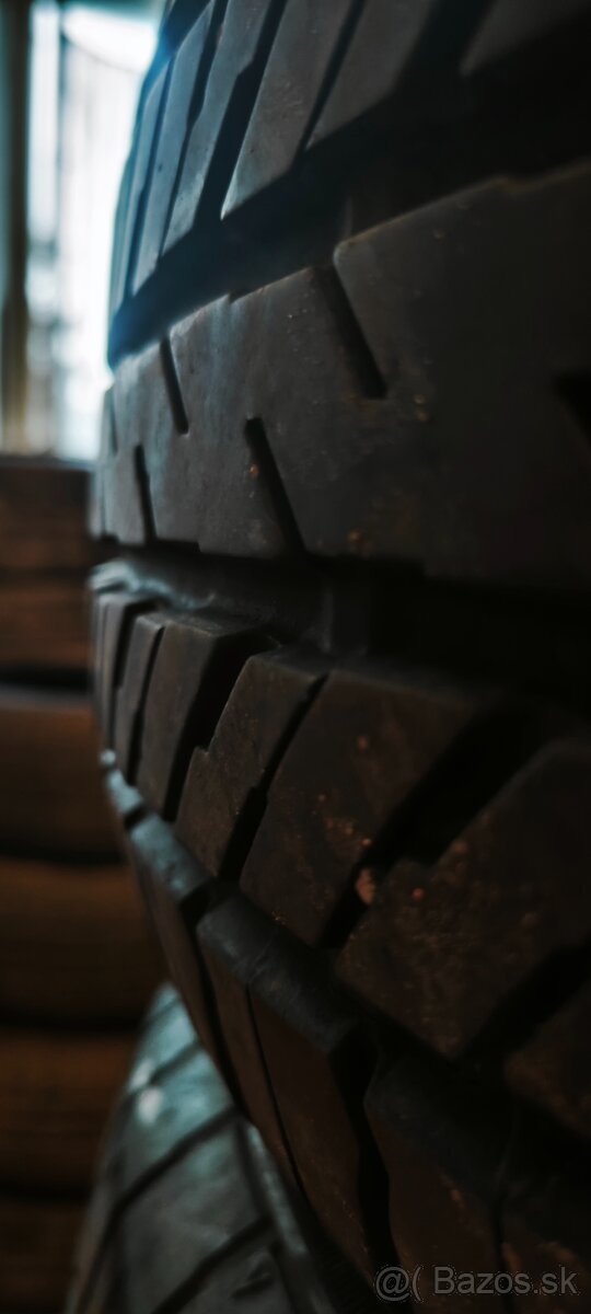 Predam letne pneu 225/60R17 - 2