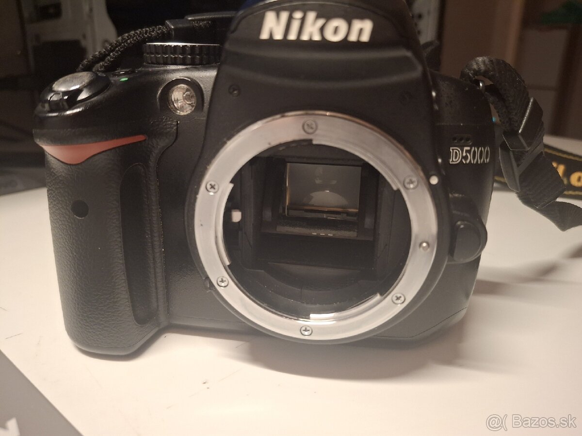 Nikon D5000 + objektív + taška + adaptér pre SD kartu - 2