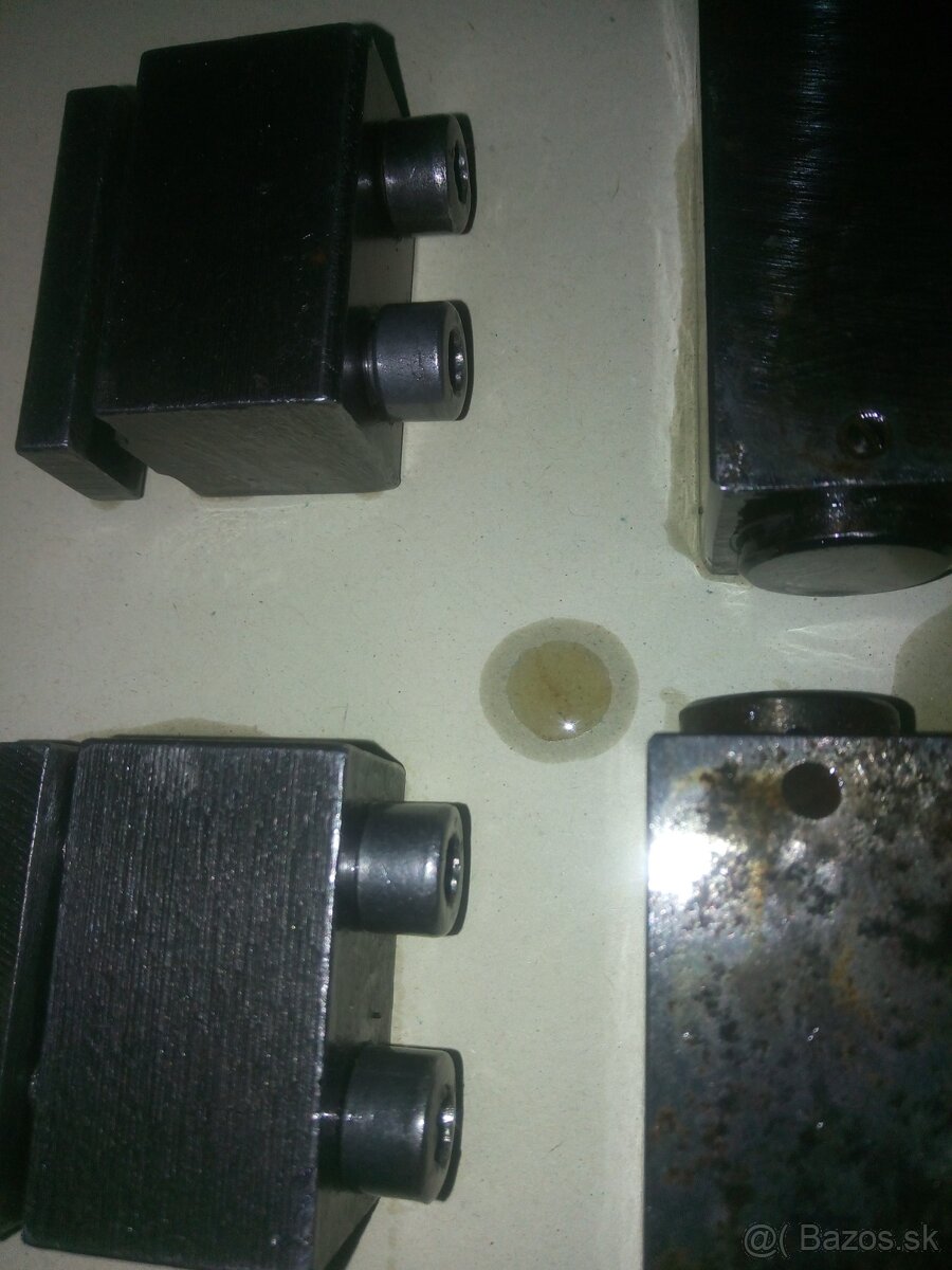 SV18RA, dorazy+excetr.klzatko a držiak - 2