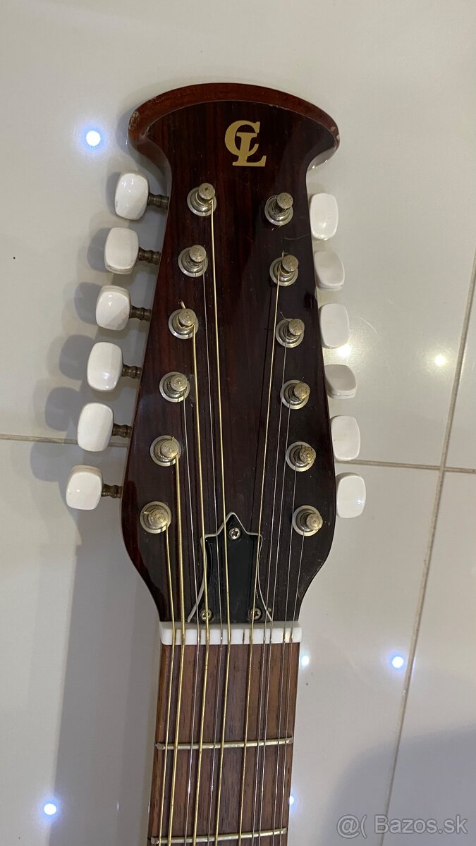 Predam 12 Strunovu gitaru. - 2