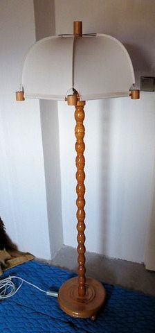 Drevená stojaca lampa - 2