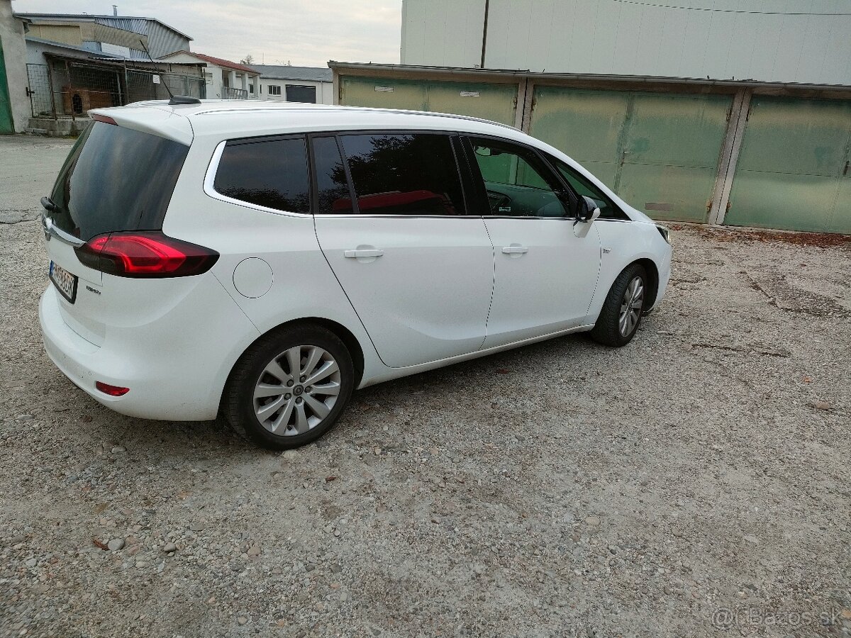 Opel Zafira C lift 1.6 turbo benzin AT - 2