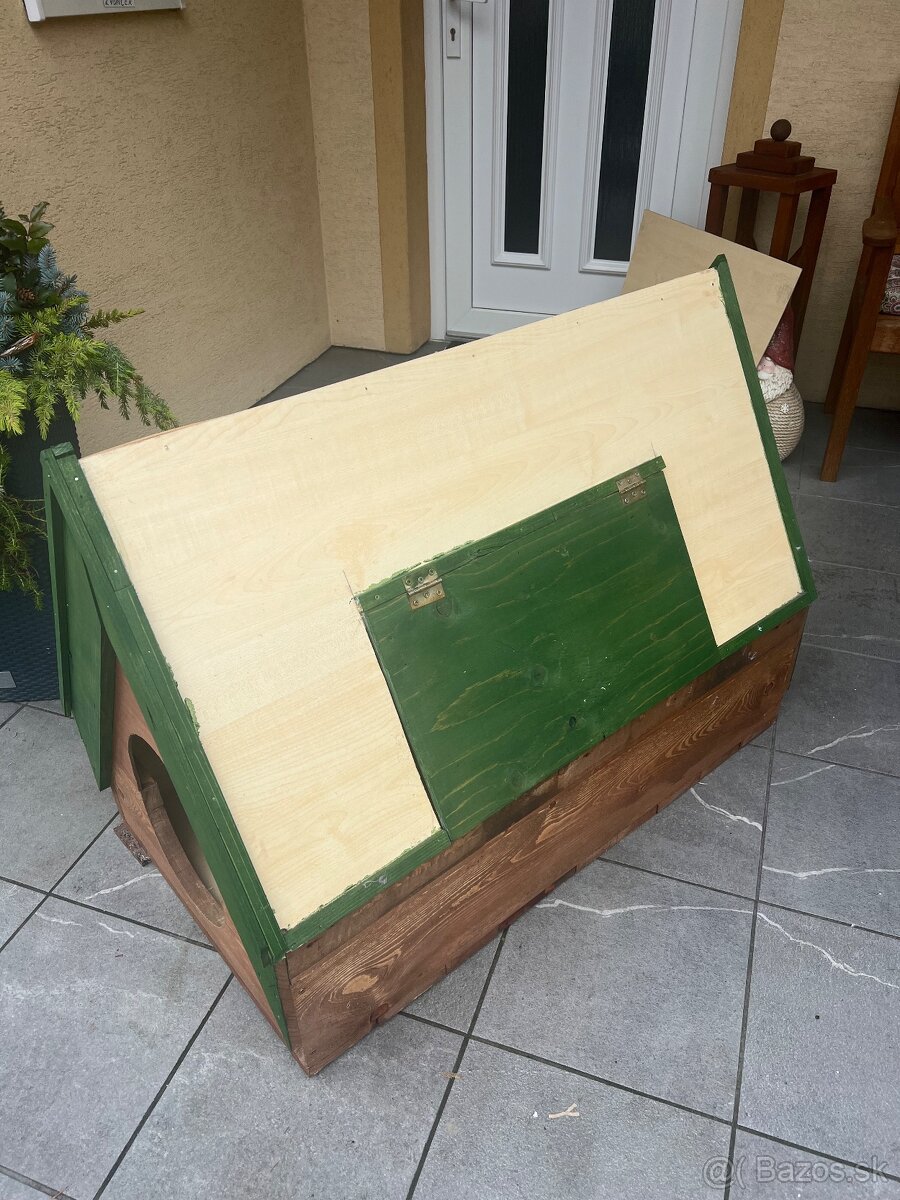 Predám psiu búdu - 2