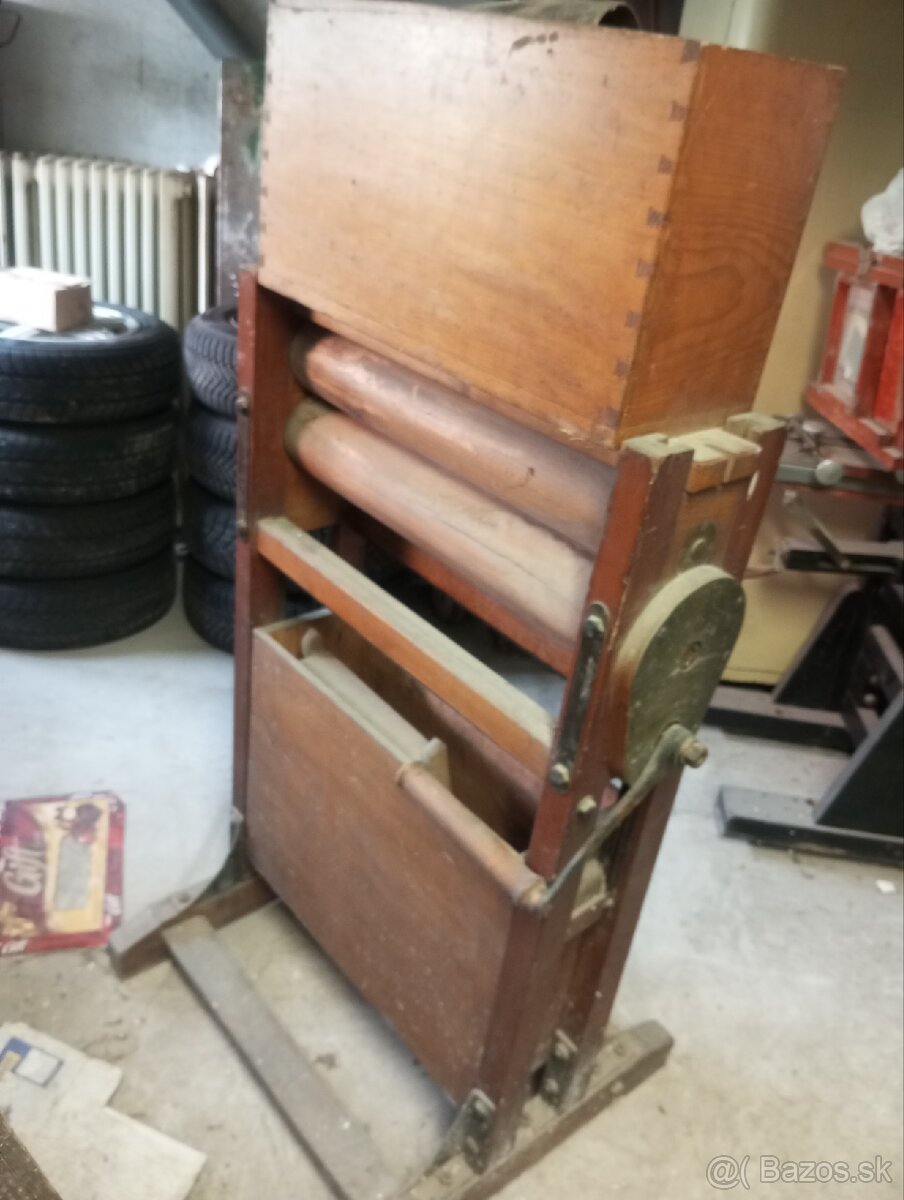 Predám starožitný mangel - 2