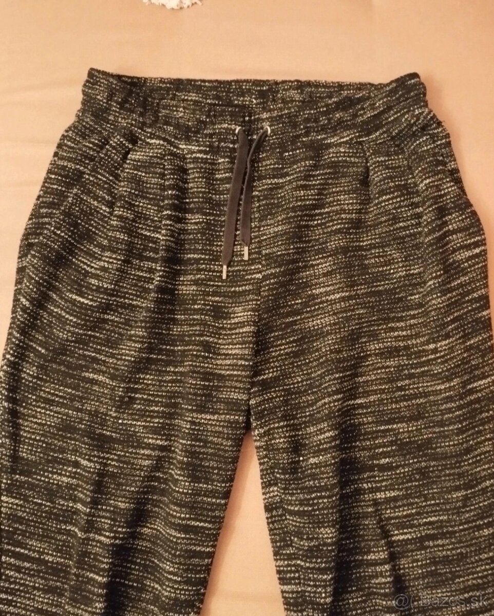 Čierne tepláky - 2