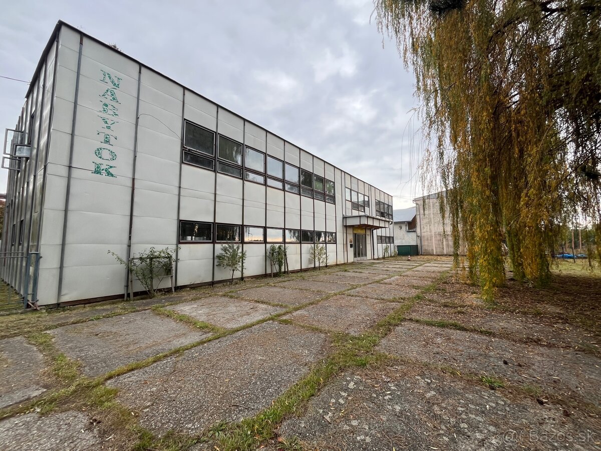 Priemyselný areál na predaj - 2