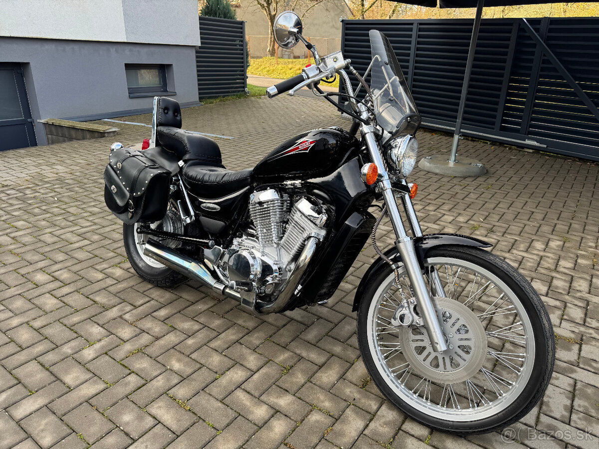 Suzuki VS 600 GLU Intruder - 2