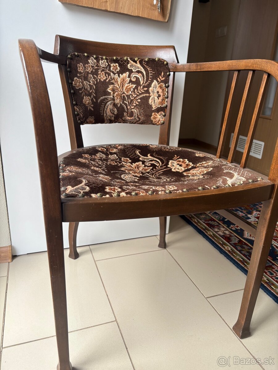 Stolička starozitná - 2