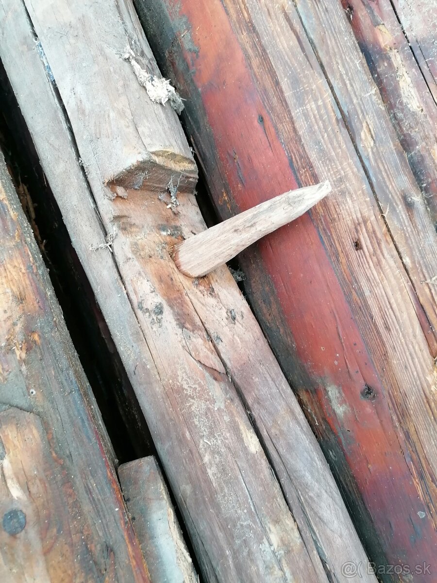 Staré trámy zo starej drevenice - 2