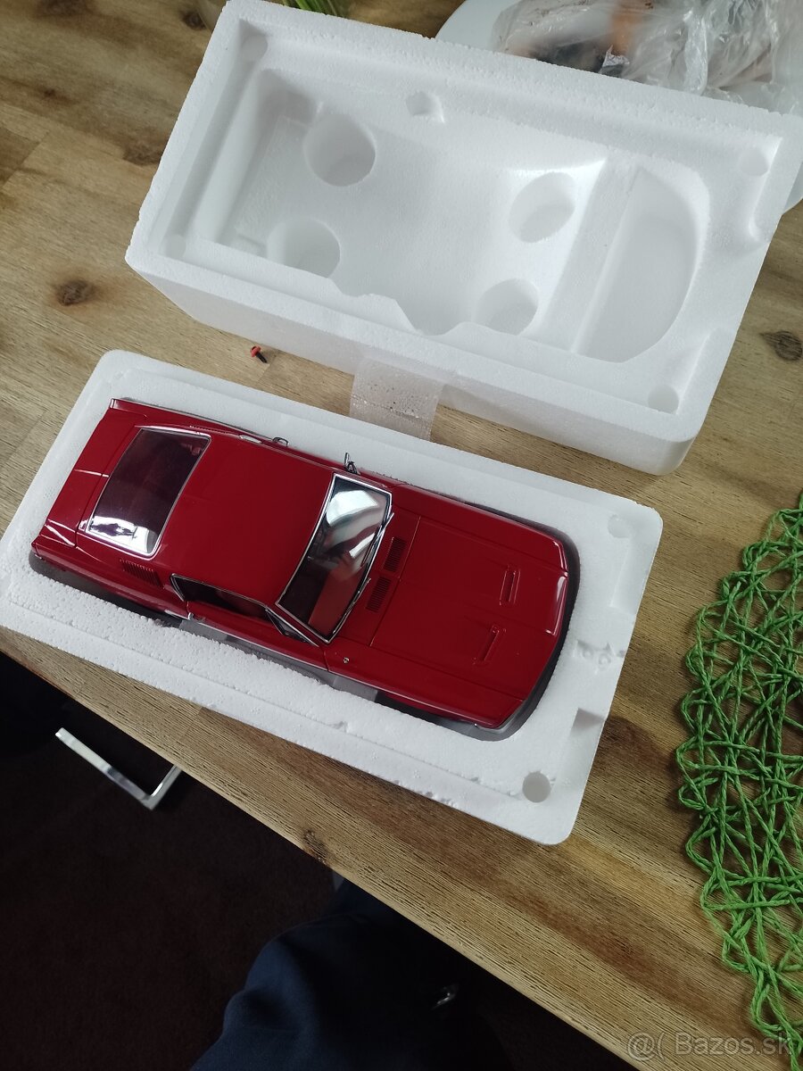 Mustang GT 1968 1/18 - 2