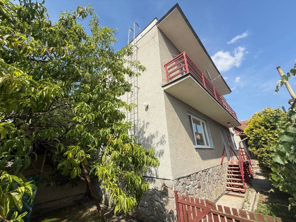 Dva rodinné domy s atmosférou vidieka – Skačany pri Partizán - 2