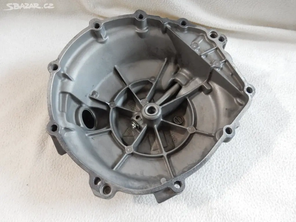 Yamaha r6 víko spojky - 2