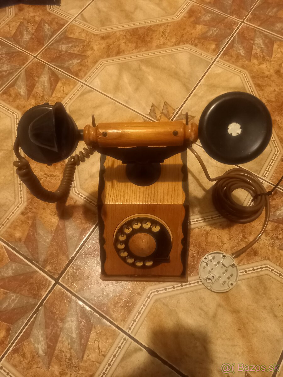 Starožitny telefón tesla - 2