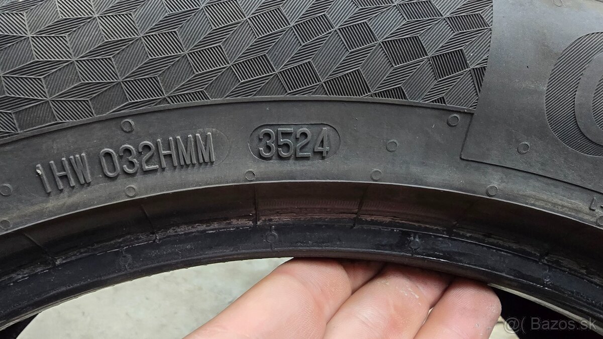 215/55 R17 - 2