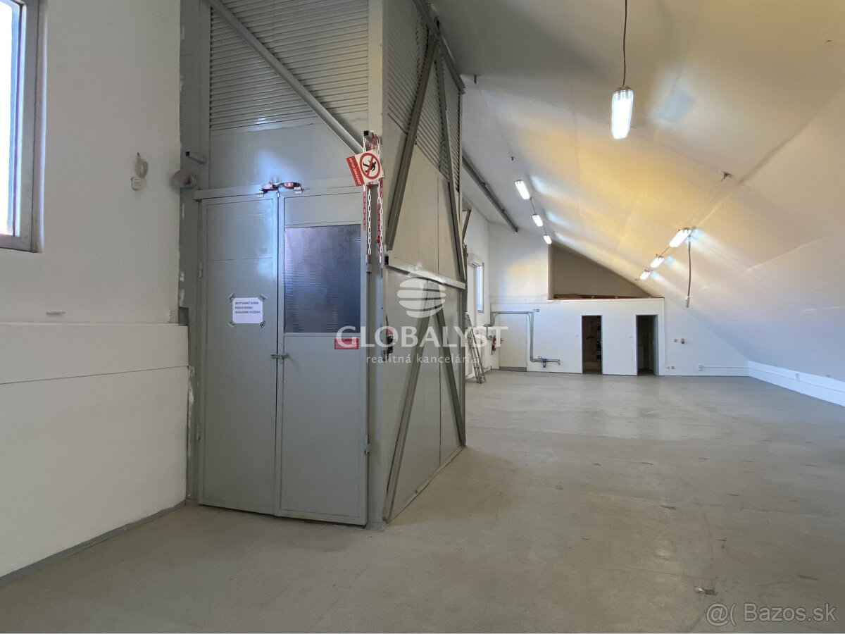 Skladovacie priestory - 195 m2 na Juhu - blízko centra mesta - 2