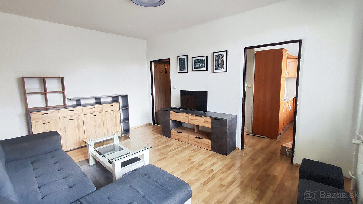 Voľný od 1.11.2025.... Vyhľadávaný 1 izbový byt s balkónom b - 2