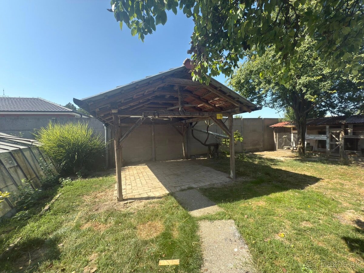 Na predaj – rodinný dom s veľkým pozemkom v Tešedíkove - 2