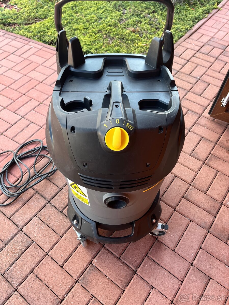 Priemyselný profesionálny vysávač - 2