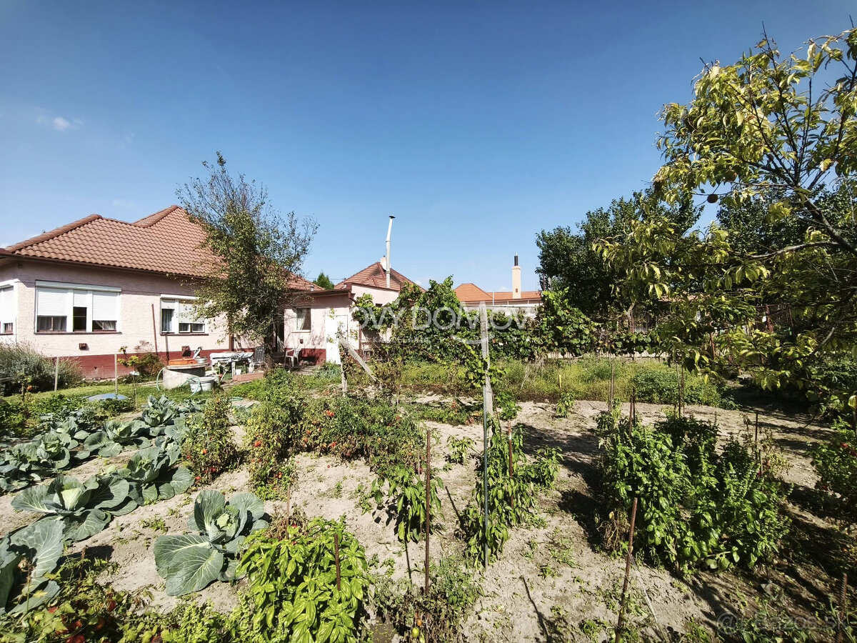 PREDAJ – starší rodinný dom na veľkom pozemku 758 m², Váhovc - 2