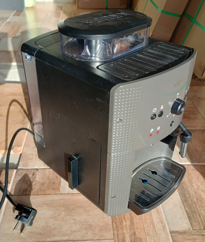 Predám automatický kávovar - 2