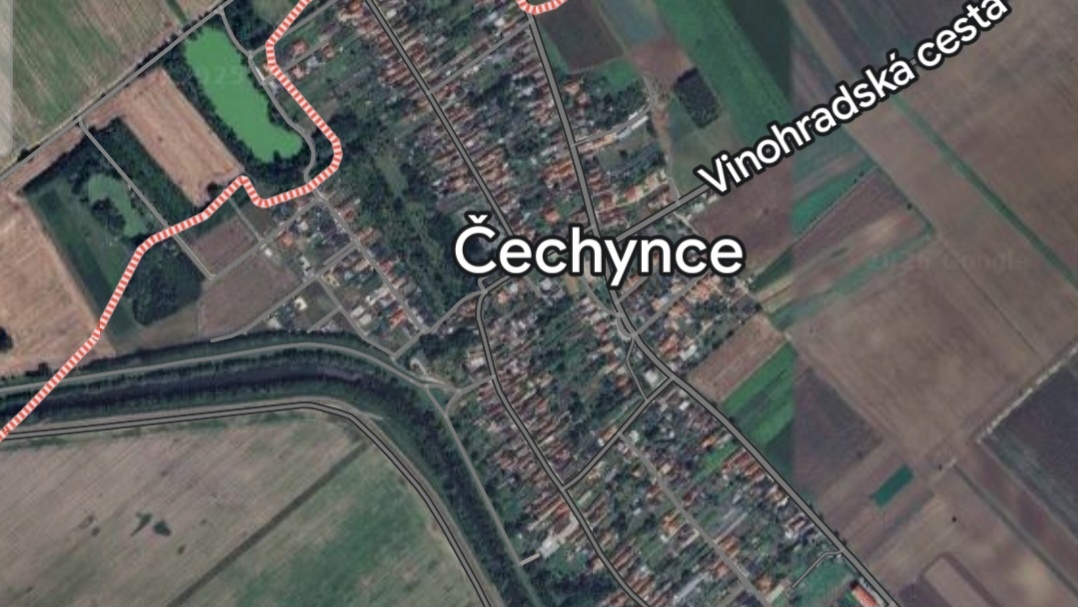 Predaj rovinatý pozemok pri jazere Nitra - Čechynce - 2