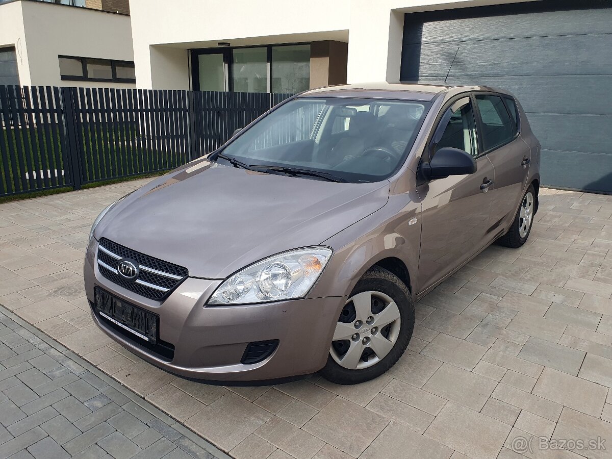 Kia Ceed 1.4 CVVT benzin 77kw - 2