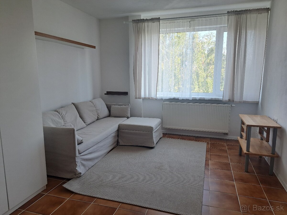 2 a pol izbový byt so záhradkou - 2