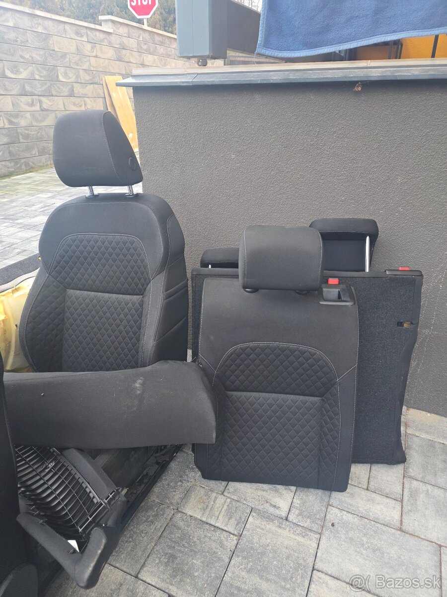 Predné a zadné sedačky na superb 3 - 2