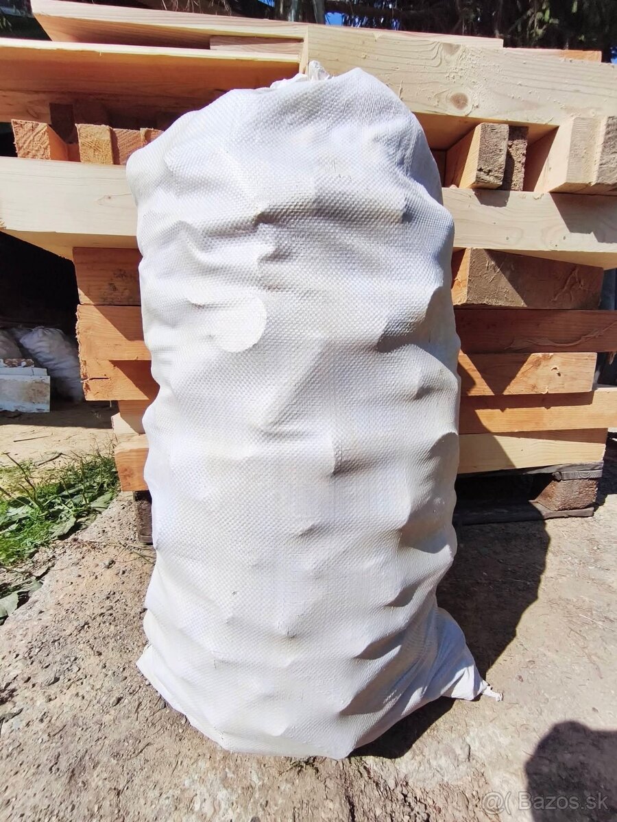 BRIKETY Z TVRDÉHO DREVA – AGÁT / DUB - 2