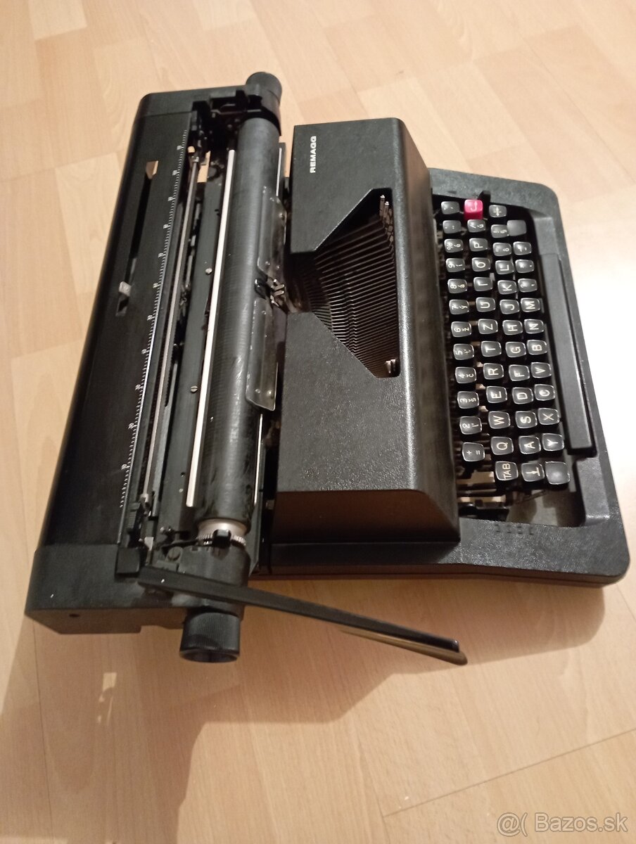Písací stroj - 2