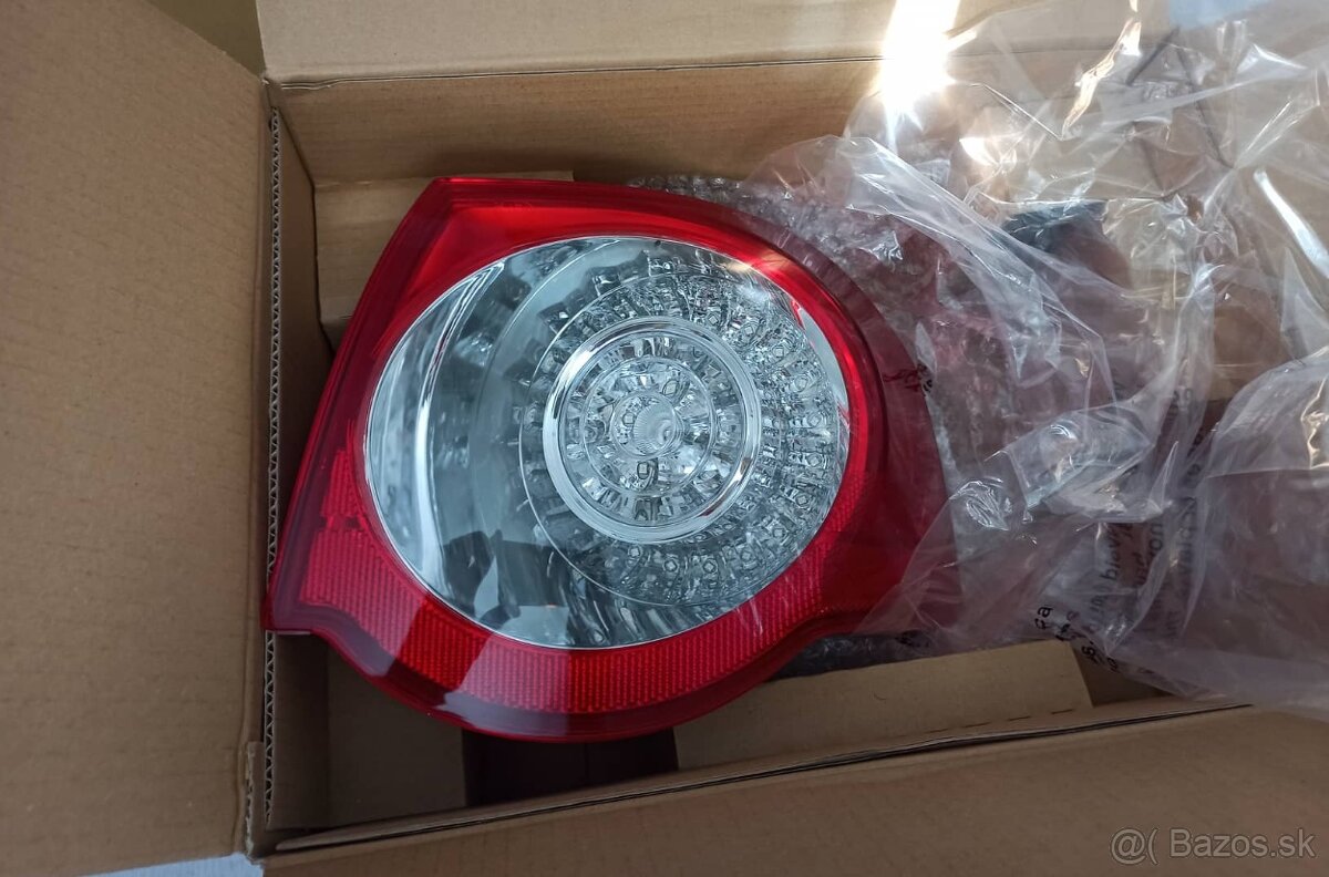 Passat B6 kombi zadné svetlá - 2